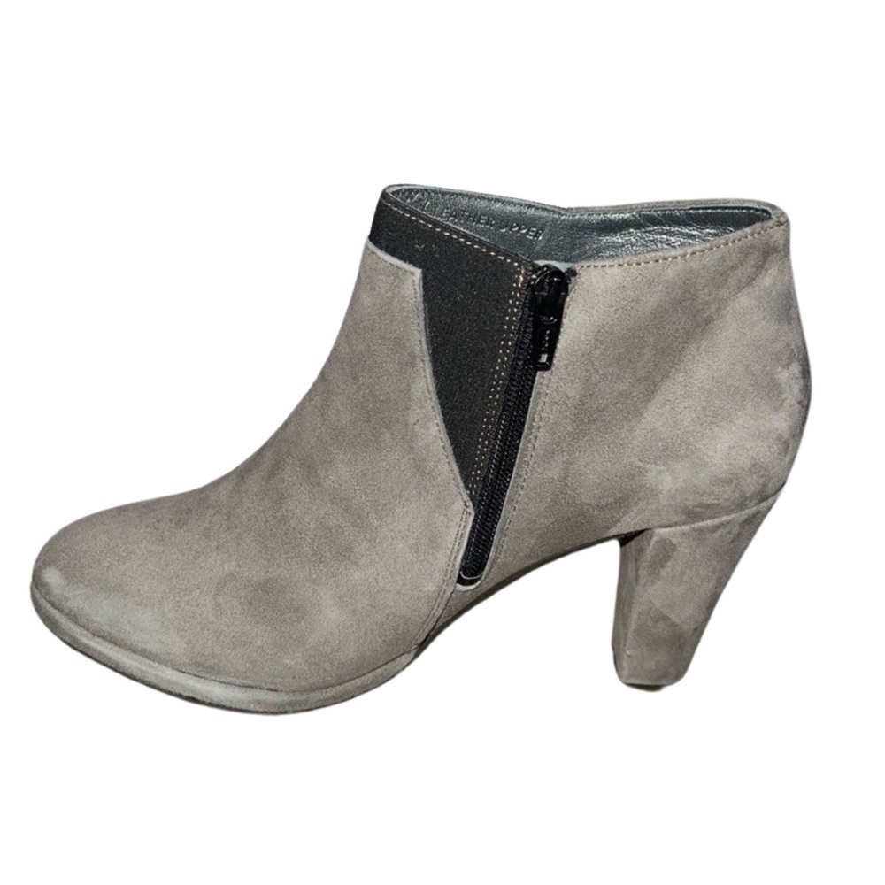 New Eric Michael grey suede boots heels 8 39 $200 FINA SALE